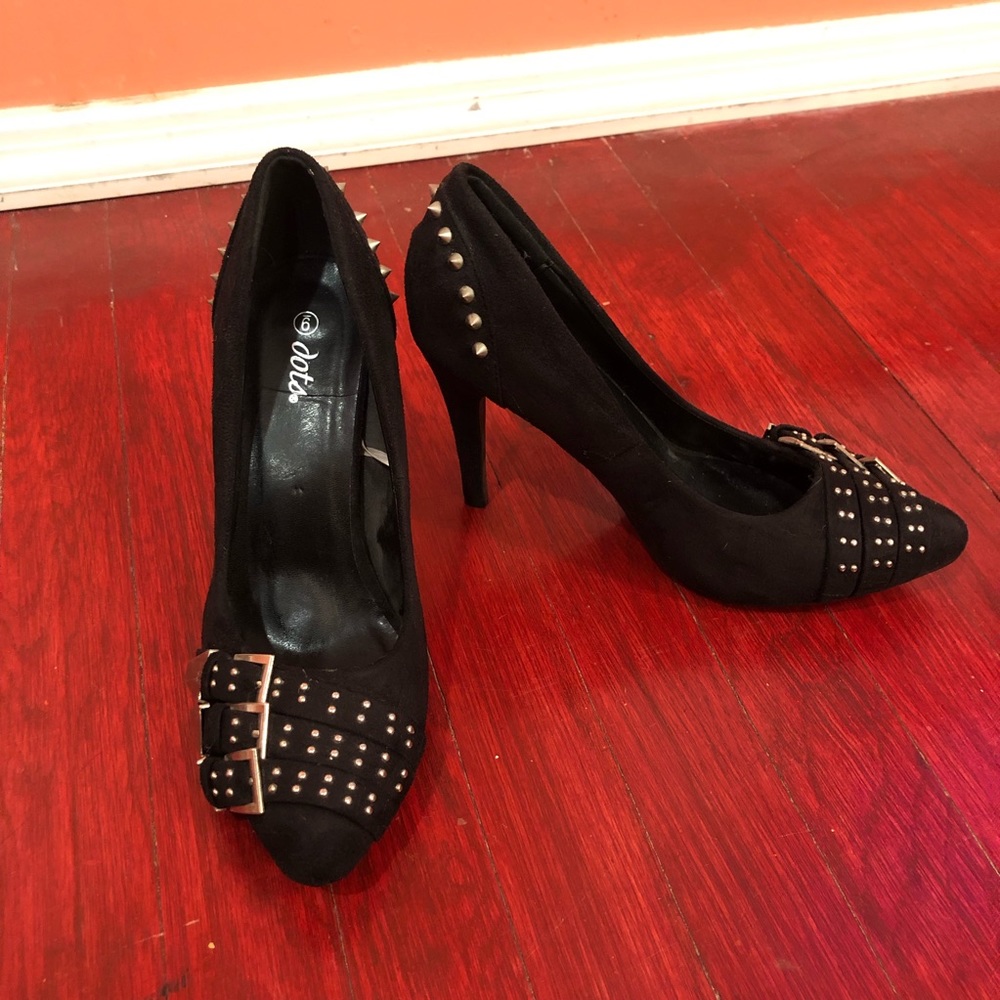 Black and silver Studded Close Toe Heels